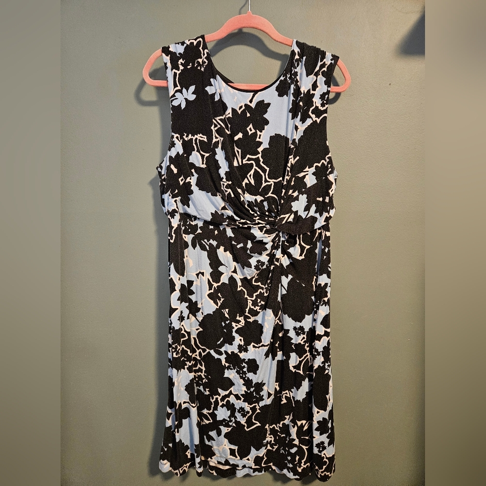 Twist Front Knit Flowered Midi Dress